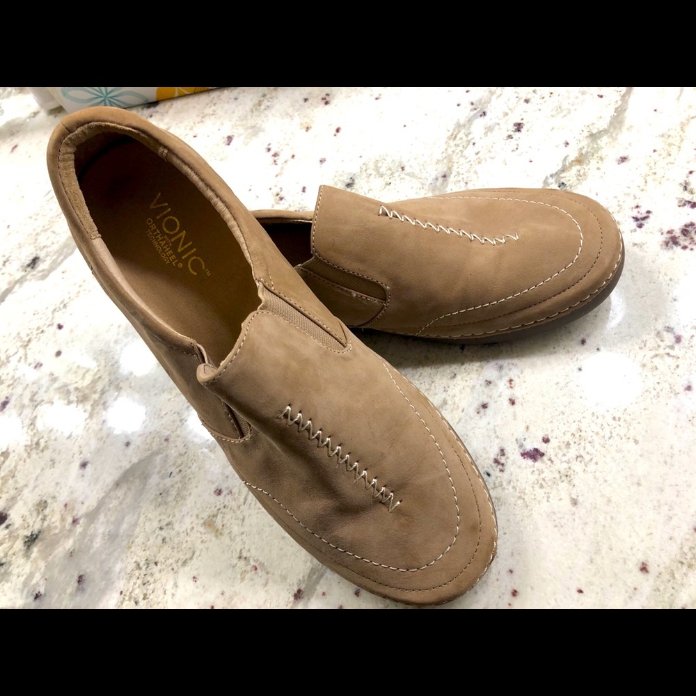 Vionic light brown shoes size 11